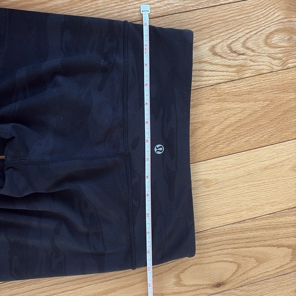 Lululemon Black Camo Leggings - Picture 4 of 10